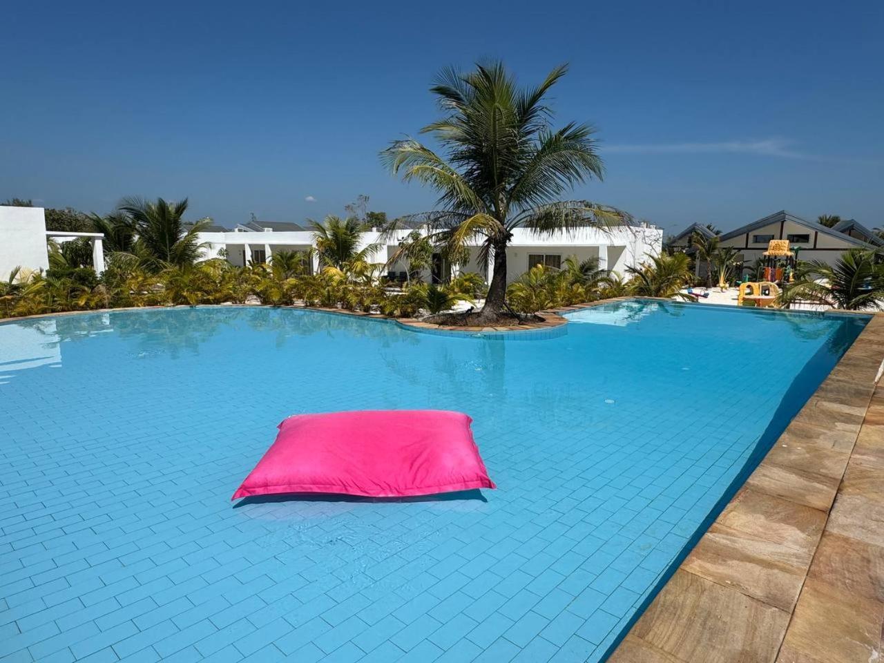 You&Me Resort Pagoda Beach Esterno foto